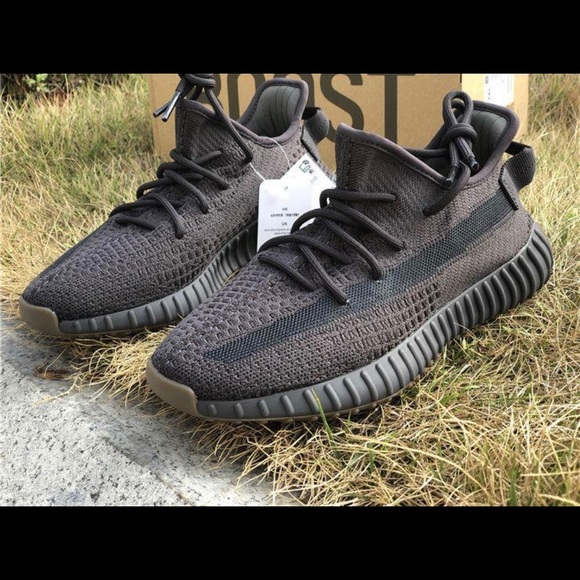 YEEZY BOOST 350 V2 - Picture 1 of 8